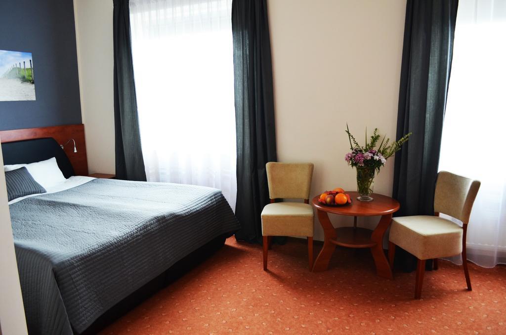 Hotel Gorski Pruszcz Gdański Exteriör bild